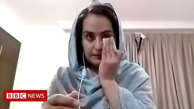 Afghanistan: Female journalist who interviewed Taliban flees country